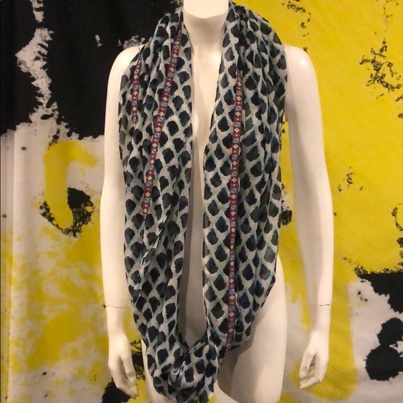Animal Print Infinity Scarf NWOT - Picture 3 of 3
